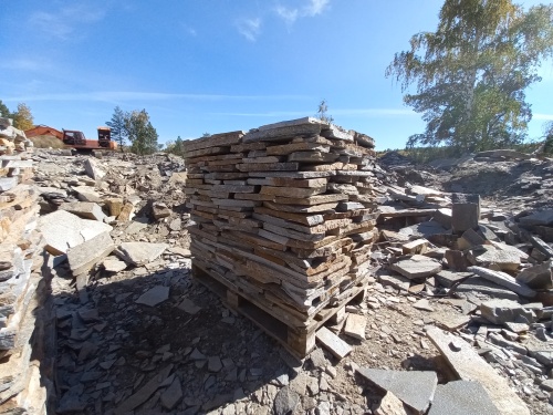 Плитняк златолит серебристый для мощения на бетон купить в Фрязино