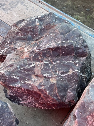 Камни для ландшафтного дизайна красно-фиолетовые 10-60 килограмм купить в Фрязино