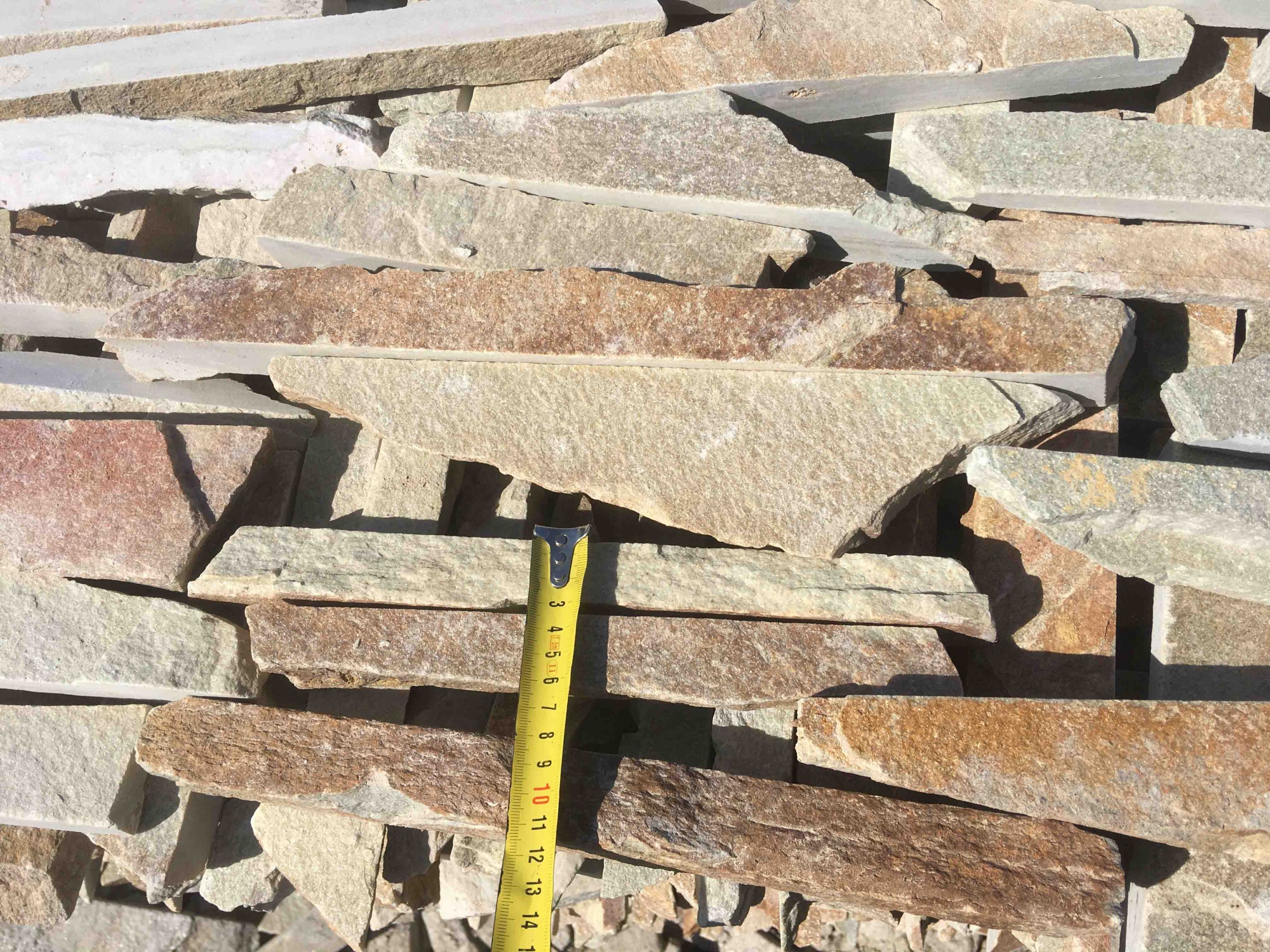 Горбушка златолит золотистый для облицовки купить в Фрязино