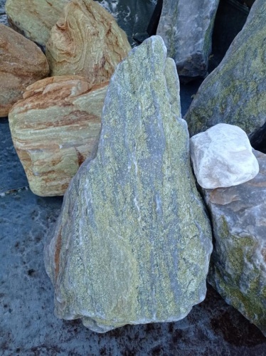 Златолит жёлтый, жёлто-зелёный глыбки и валуны для ланшафтного дизайна купить в Фрязино