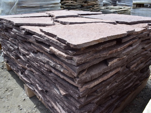 Плитняк лемезит бордовый для облицовки цоколя 20-25 мм  купить в Фрязино