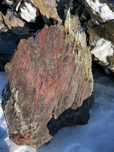 Ландшафтные глыбы красно-фиолетовые 200-1000 килограмм купить в Фрязино