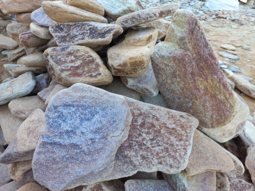 Златолит жёлтый, жёлто-зелёный глыбки и валуны для ланшафтного дизайна купить в Фрязино