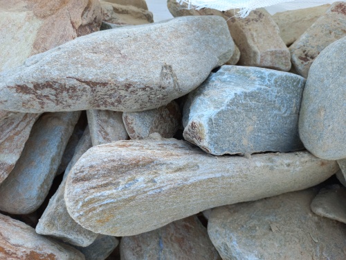 Златолит жёлтый, жёлто-зелёный глыбки и валуны для ланшафтного дизайна купить в Фрязино