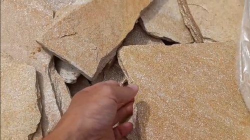 Плитняк златолит жёлтый золотистый для отмостки купить в Фрязино