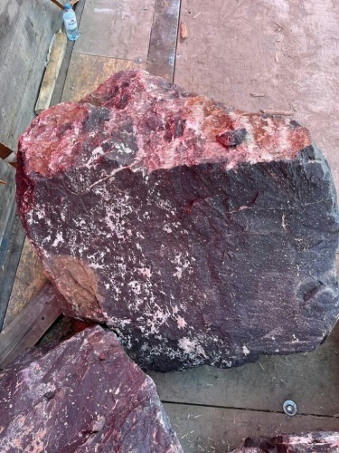 Камни для ландшафтного дизайна красно-фиолетовые 10-60 килограмм купить в Фрязино