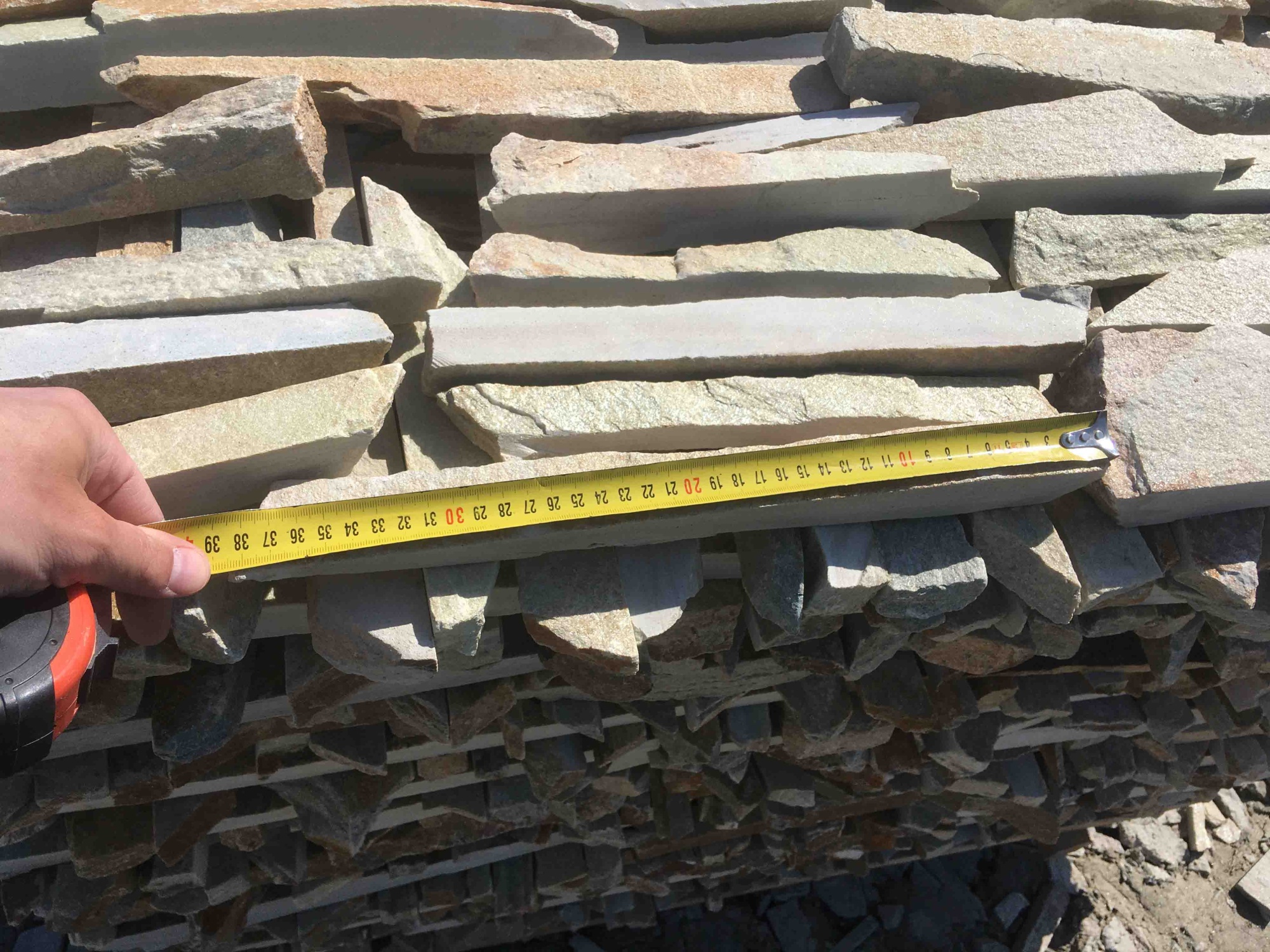 Горбушка златолит золотистый для облицовки купить в Фрязино