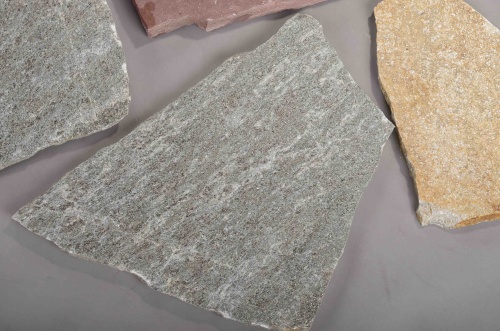 Плитняк златолит Уральский для цоколя, отмостки купить в Фрязино