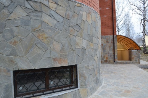 Плитняк златолит Уральский для цоколя, отмостки купить в Фрязино