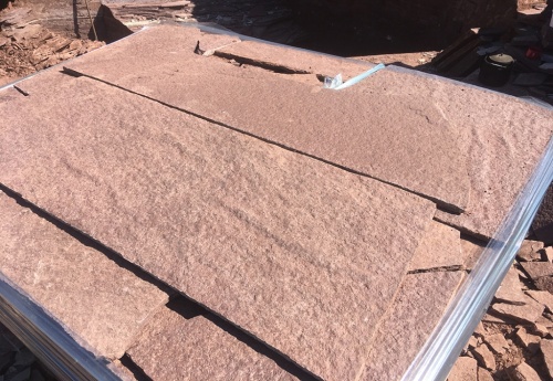 Плитняк лемезит бордовый для ступеней 20-25 мм купить в Фрязино